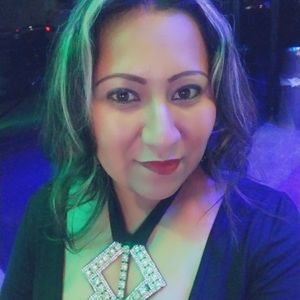 Meet your Posher, Dinora